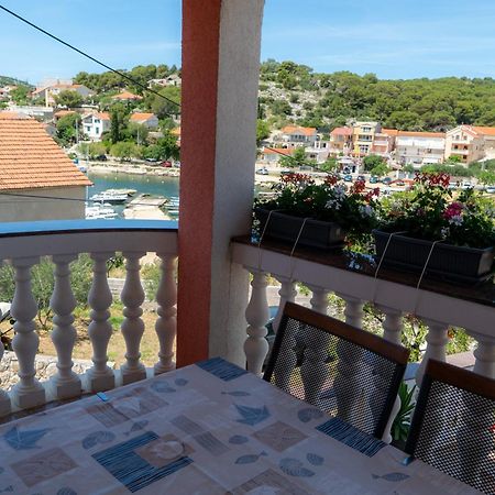 Apartments Zubcic Tisno Exterior photo