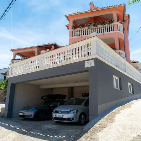 Apartments Zubcic Tisno Exterior photo