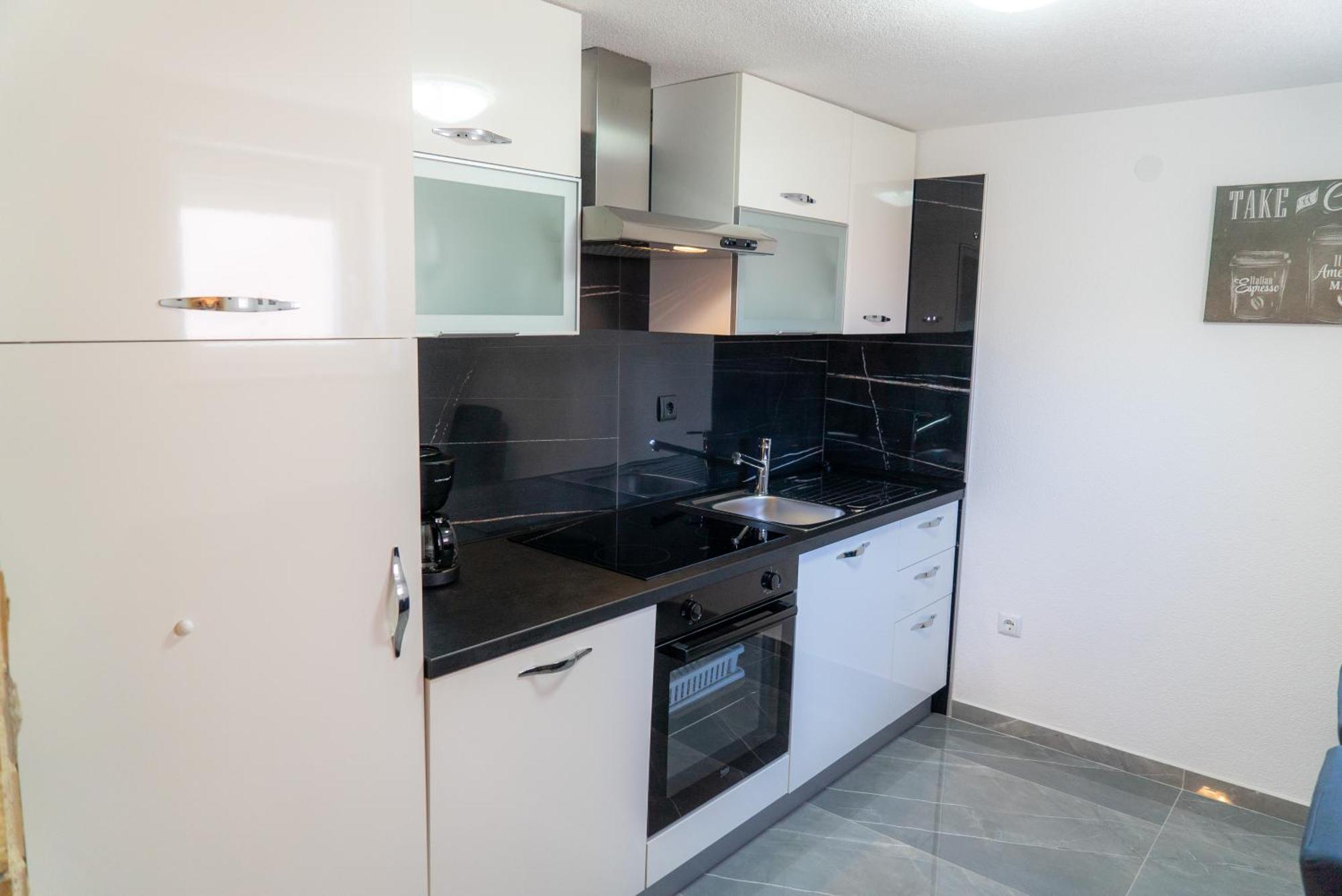 Apartments Zubcic Tisno Exterior photo