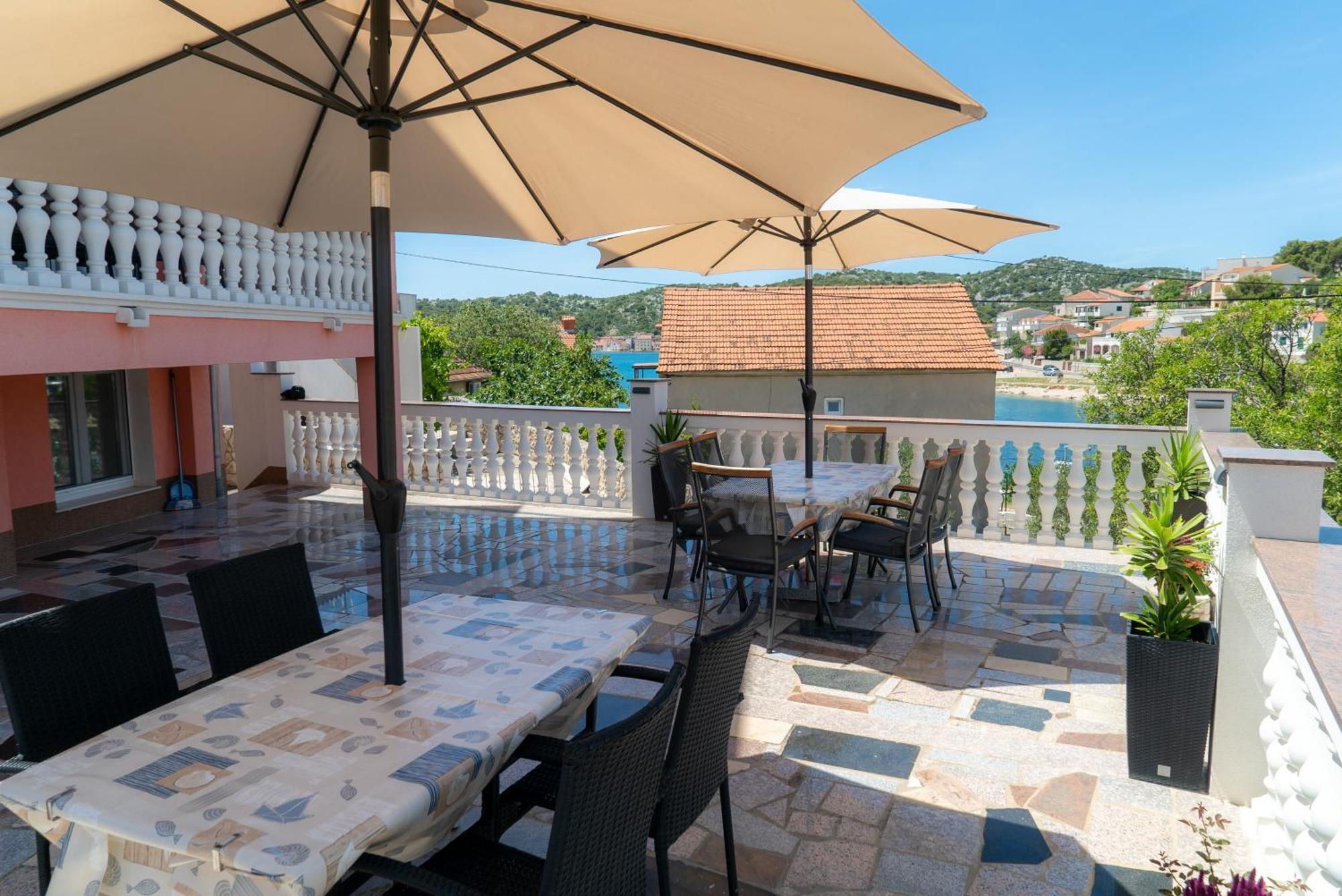 Apartments Zubcic Tisno Exterior photo